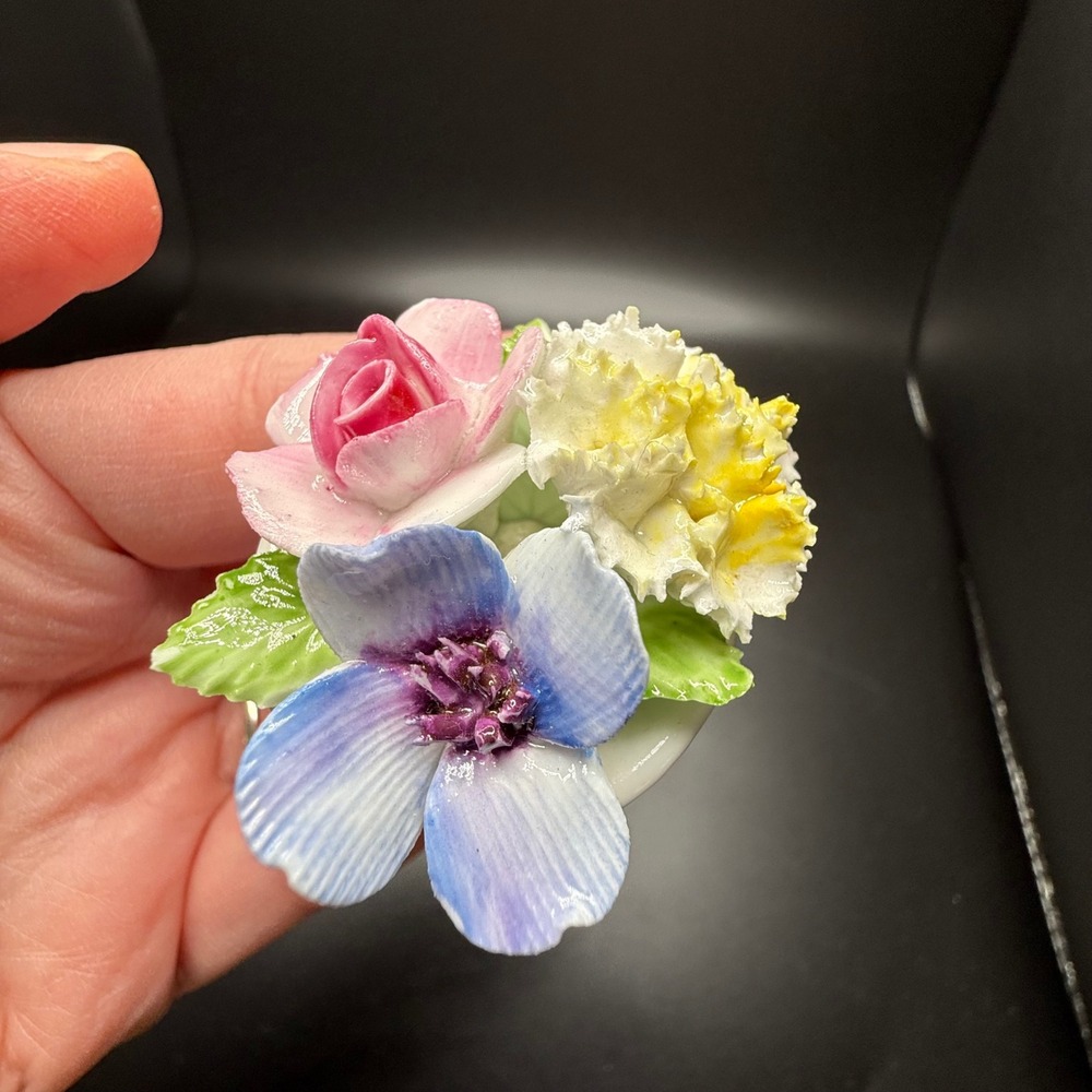 Royal Doulton Bone China Miniature Floral Set Wheelbarrow Vase Pot Made England - Picture 8 of 10